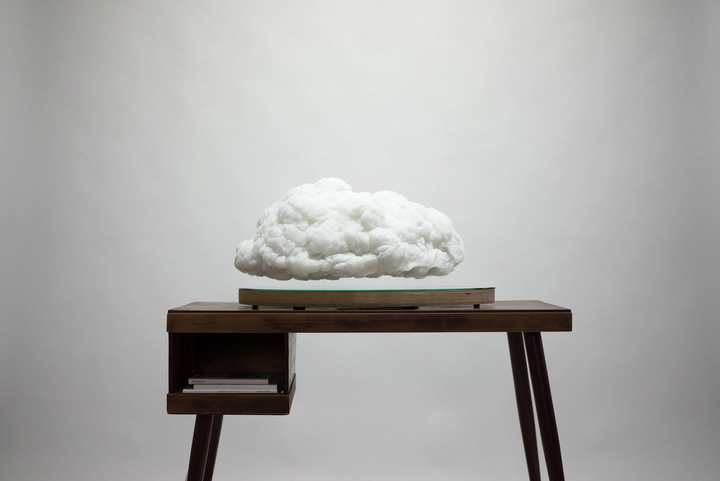 Floating cloud speaker